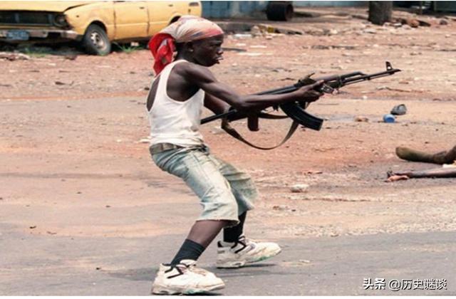 人体能挡住ak47子弹吗,被ak47打中一枪有什么后果