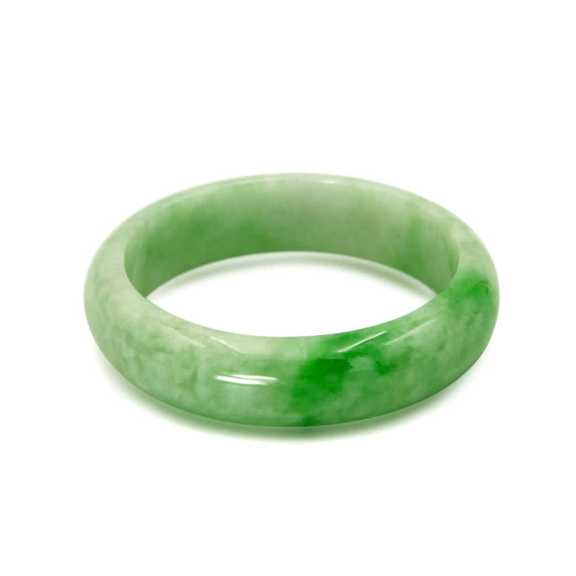 佩戴翡翠要注意什么事项,佩戴翡翠有什么注意事项