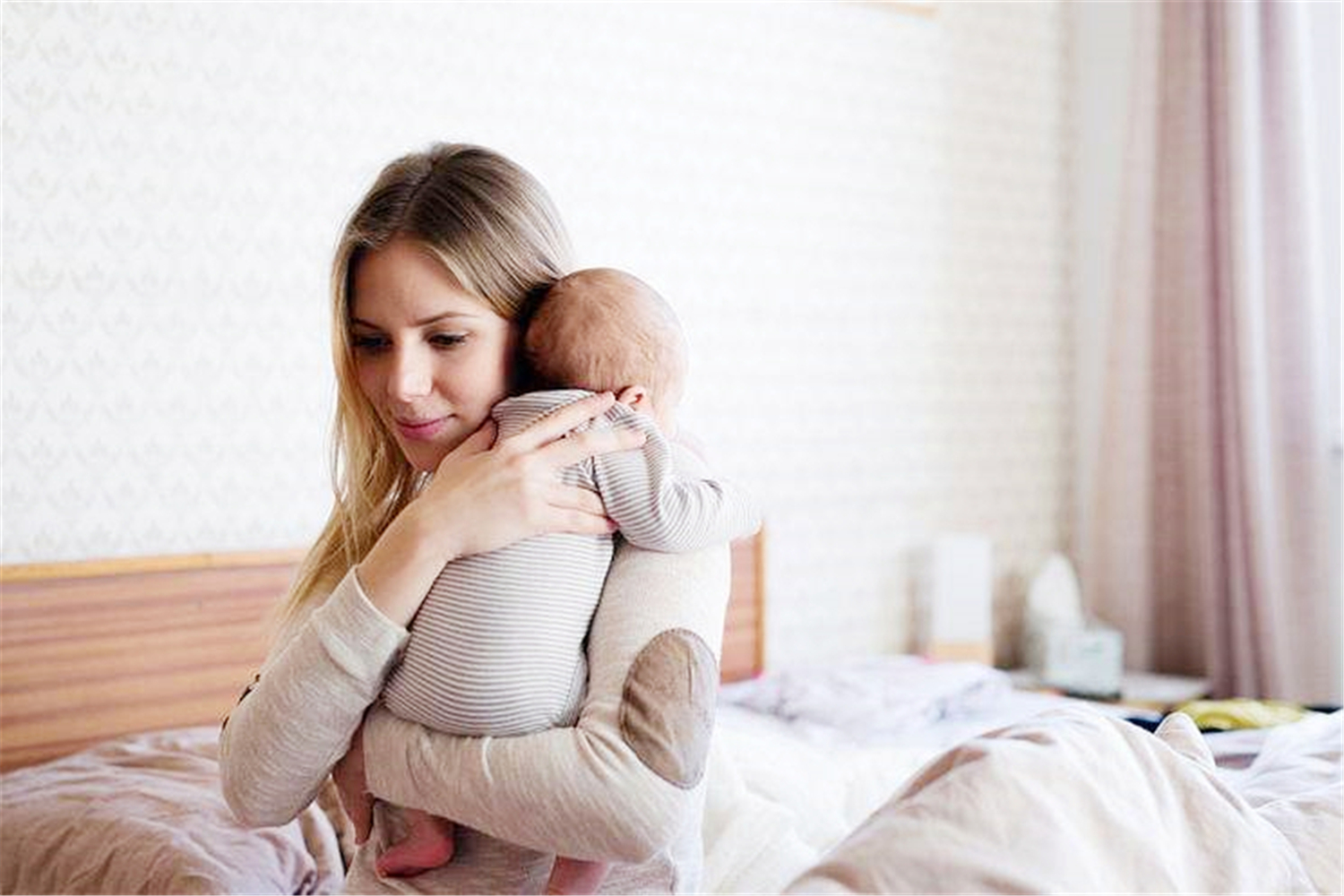 怎么知道摇晃婴儿导致智力低下,怎么知道摇晃宝宝有没有产生危害