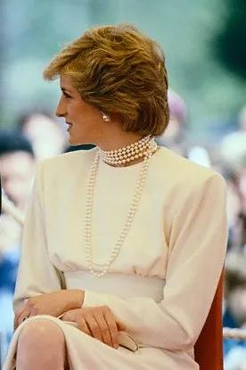 除了优雅贵气,珍珠还能休闲、叛逆、又嘻哈?