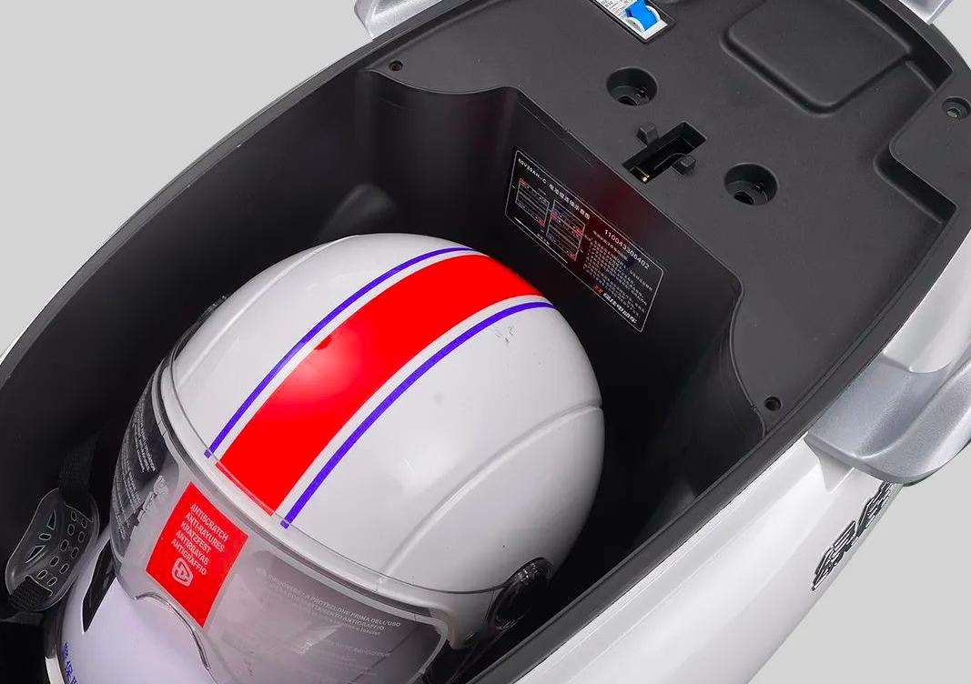 绿佳新款电动车评测:搭载+能量电机,高效省电,最大续航136公里