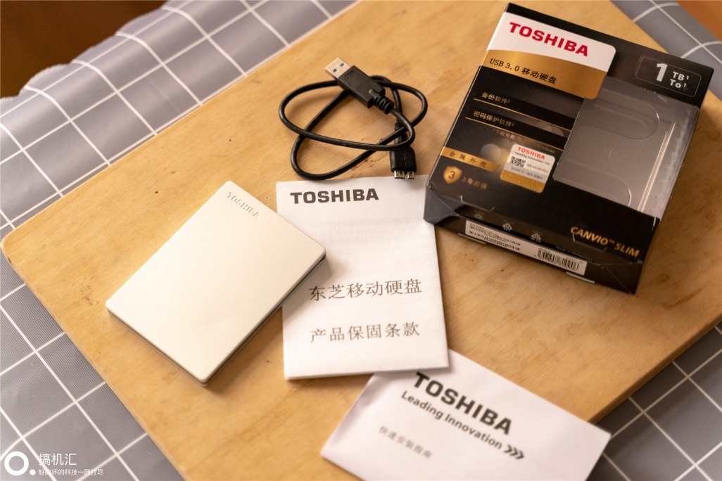 东芝移动硬盘slim和新小黑哪个好,东芝slim移动硬盘