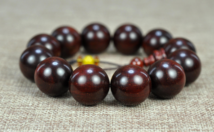 小叶紫檀手串多久不掉色,新买的小叶紫檀手串掉色