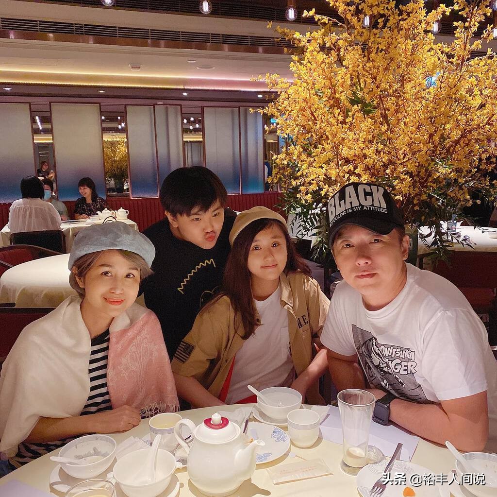 鏋楀瓙鍗氱幇鍦ㄧ殑鐢熸椿,鏋楀瓙鍗氳鍘讳簡鑻卞浗鐢熸椿鍥伴毦瑙嗛