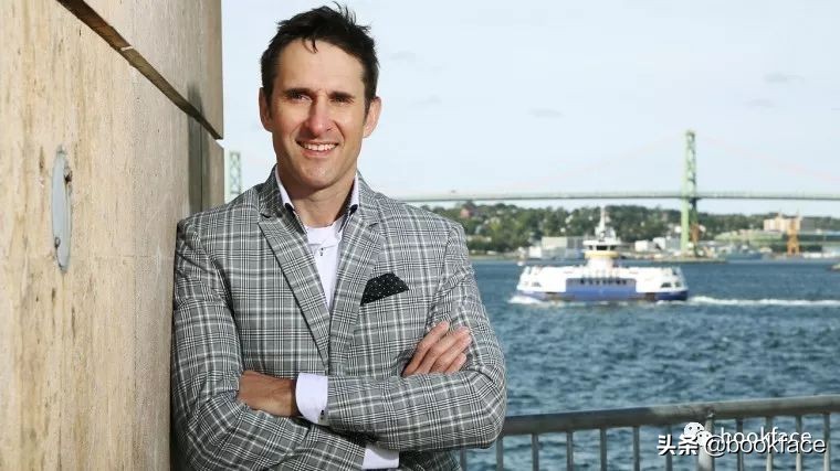 他用一首歌，让这家航空公司赔上1.8个亿