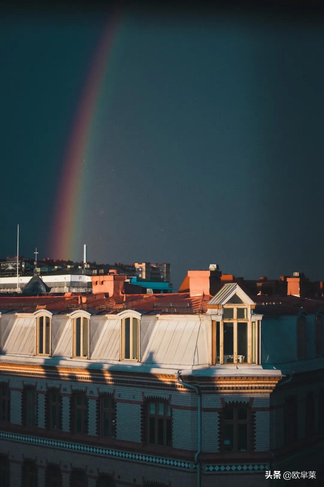那些彩虹的摄影碎片，反射着诗的光芒。