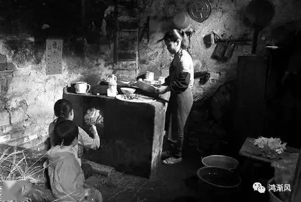 柴火不熄，冬天的温暖记忆。