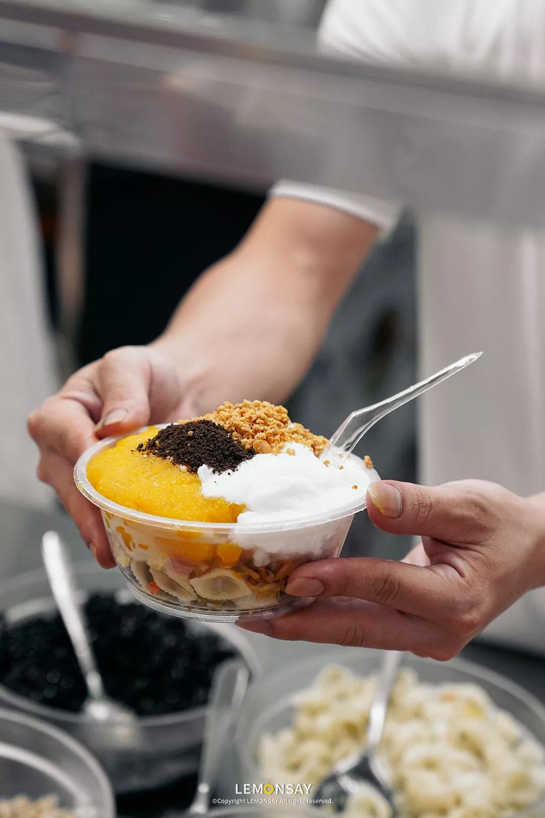 “就卖10块，难怪凌晨2点还满座”