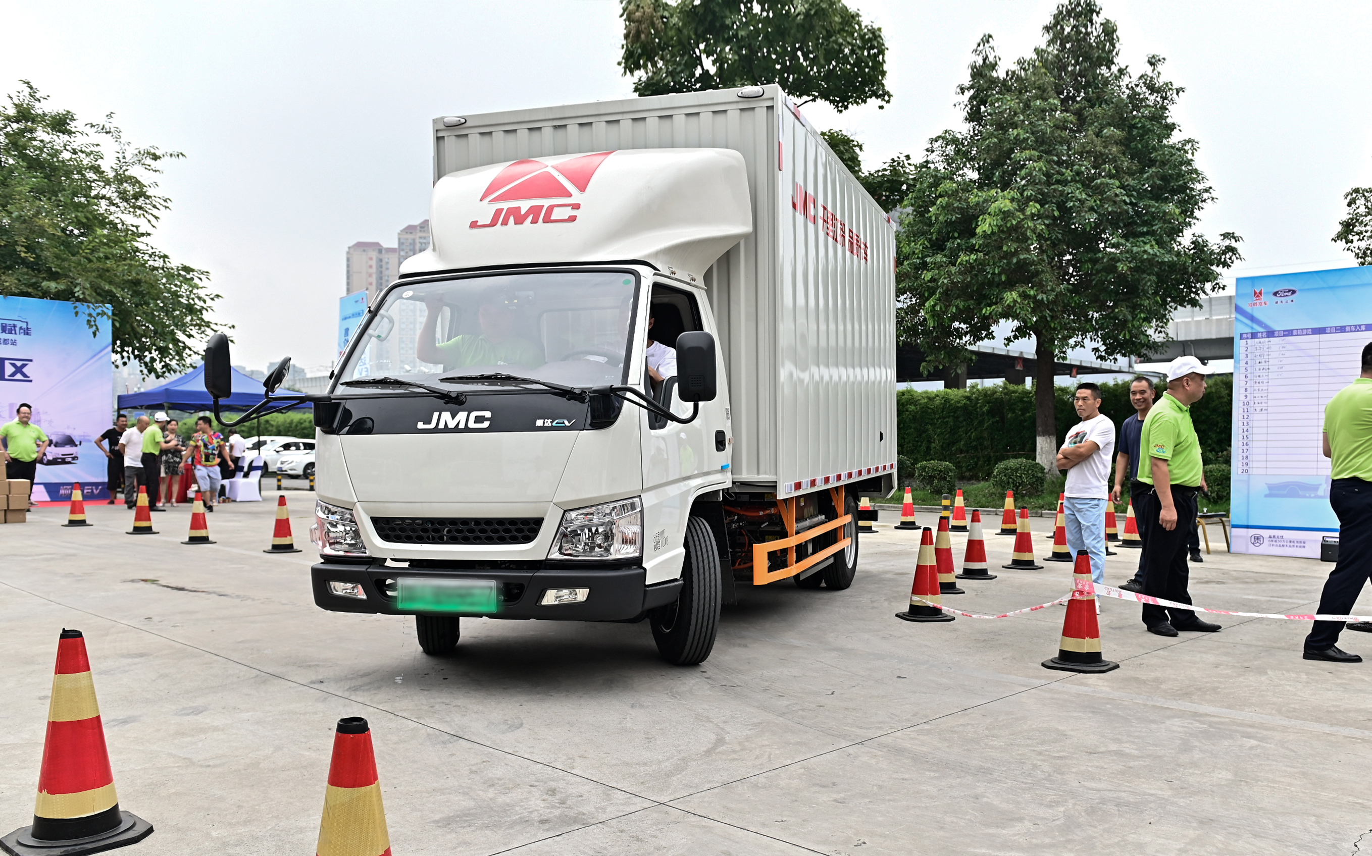 江铃顺达ev真实评测,试驾路虎发现运动性能科技版