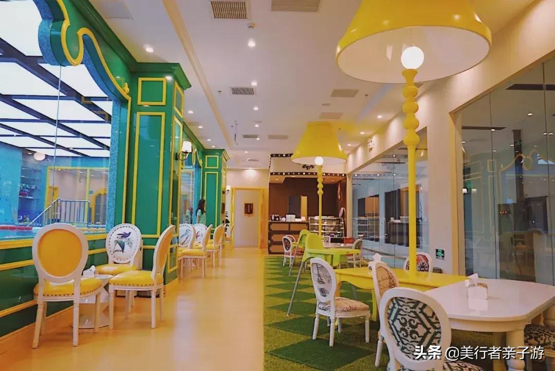 室内可戏水的儿童游泳馆,水中小超人