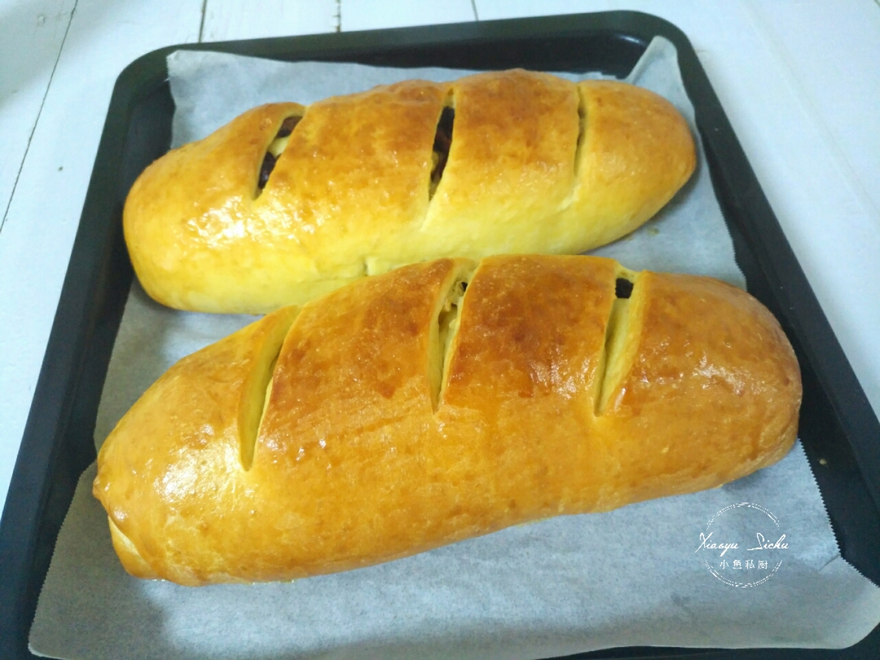 面包这个做法真简单，不用揉出手套膜，满满都是料，咬一口满嘴香