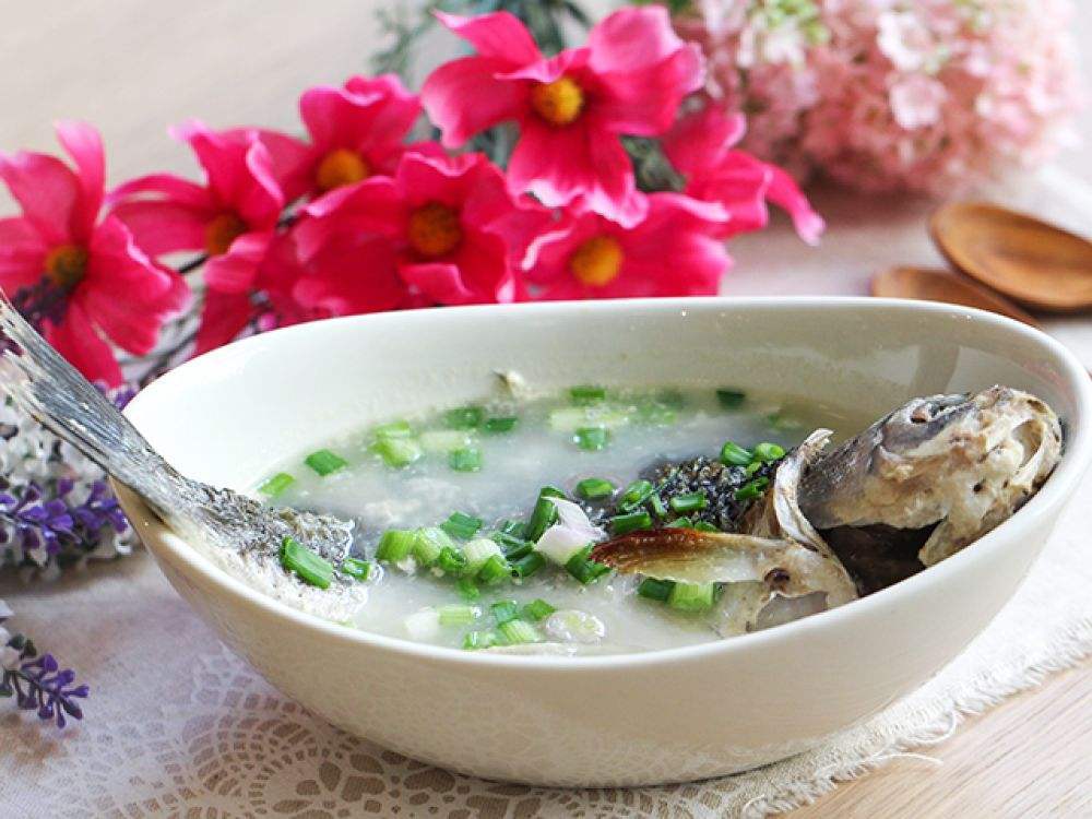 家常煎鱼不腥的方法,怎么煎鱼掉皮快些好吃窍门