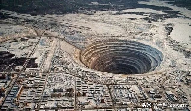 中国制造的“假货”捅破了钻石巨头的百年*局骗**