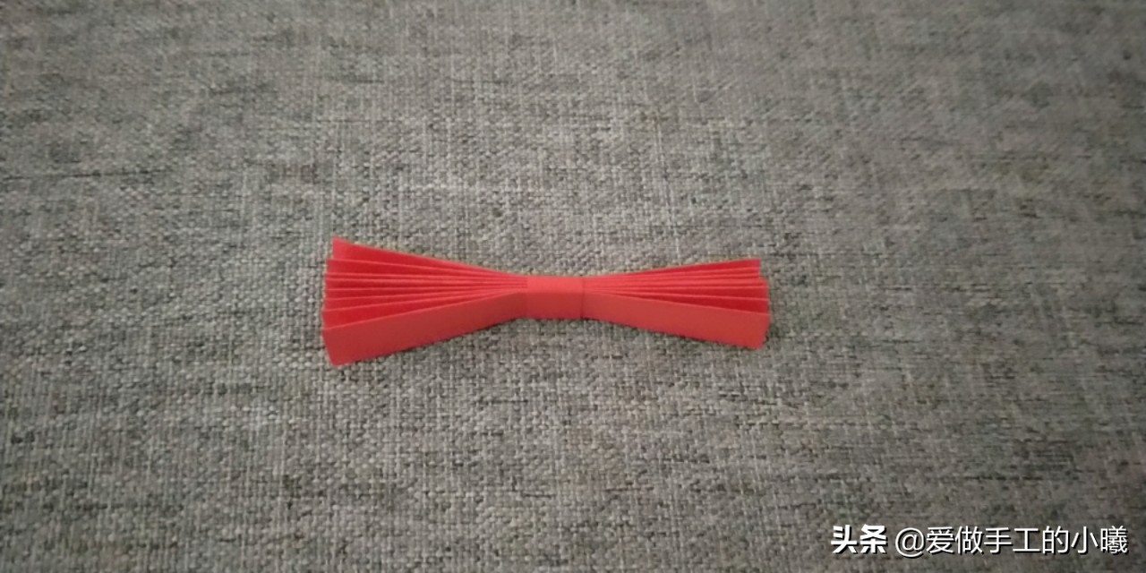 儿童折纸简单手工幼儿园蝴蝶结,蝴蝶结手工折纸超简单正方形纸