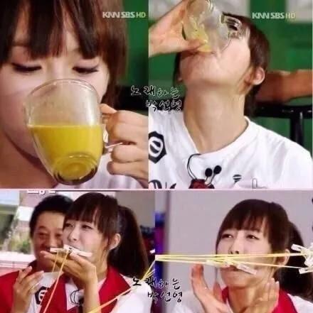 fx出道十二周年成员发声,fx十周年合体宋茜在台下