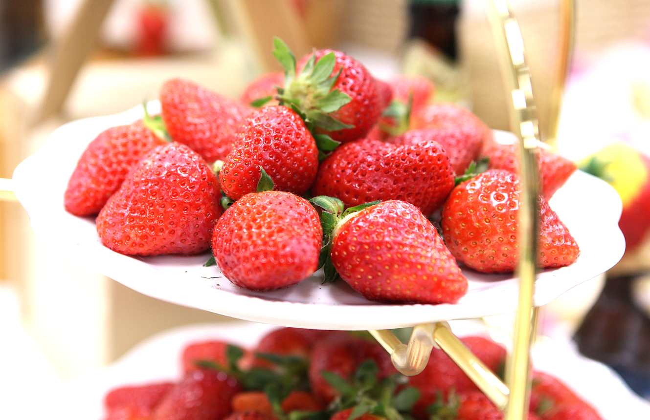 不加一滴水的草莓饮品,不加糖的草莓酱的做法