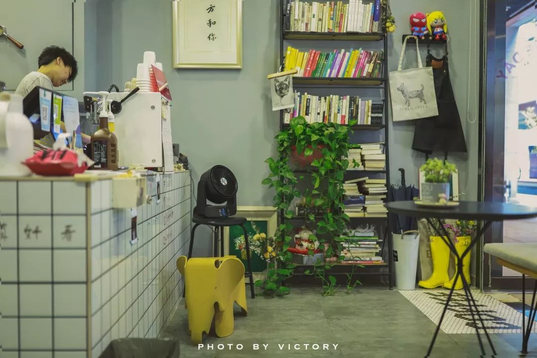 龙湖天街曲江咖啡馆拍照打卡地,曲江咖啡馆推荐