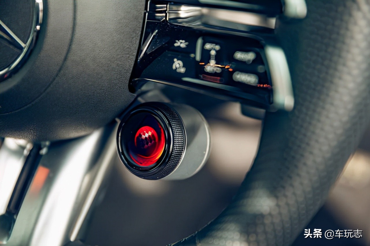 奥迪瓦罐旅行车rs6比赛,奥迪rs6对比amg