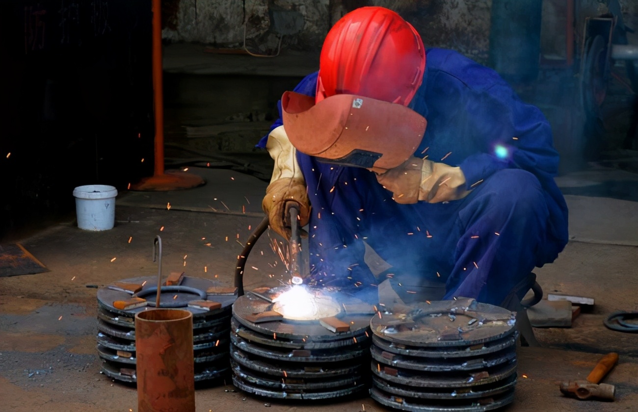 密闭空间电焊作业注意事项,长期从事电焊工作对寿命有影响吗