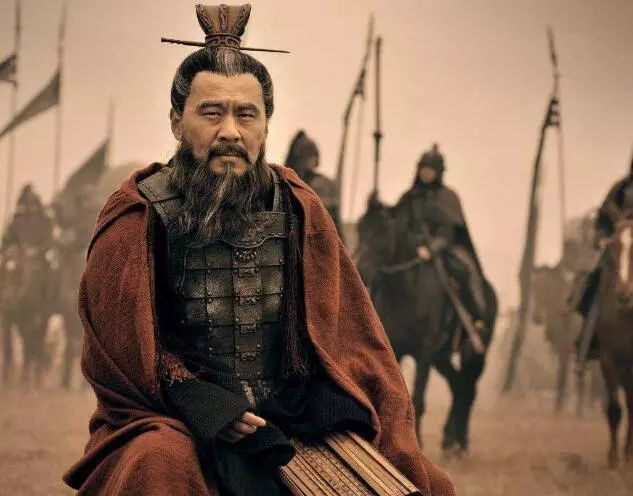 乱世枭雄曹操生性多疑,关于曹操乱世奸雄的史实