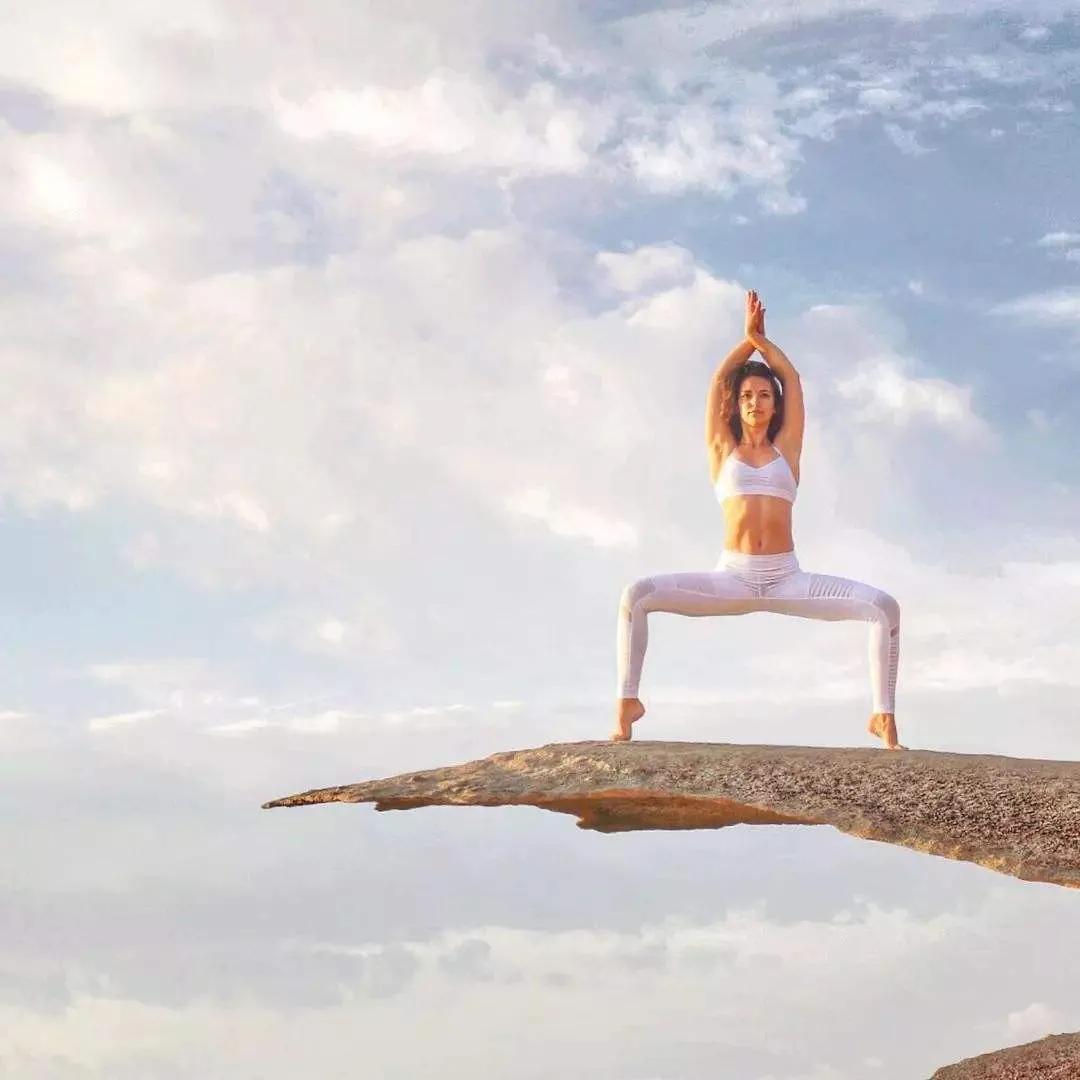 开髋拉伸大腿内侧瑜伽体式,超级有效的瑜伽动作