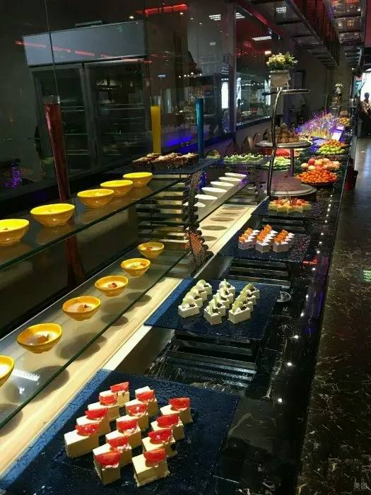 武汉人均200-300自助餐厅,武汉10-15人推荐的餐厅