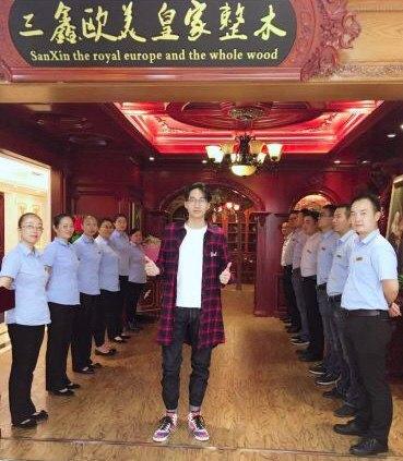 意大利学子落户湖北博康定制红木家具书写人生写传奇