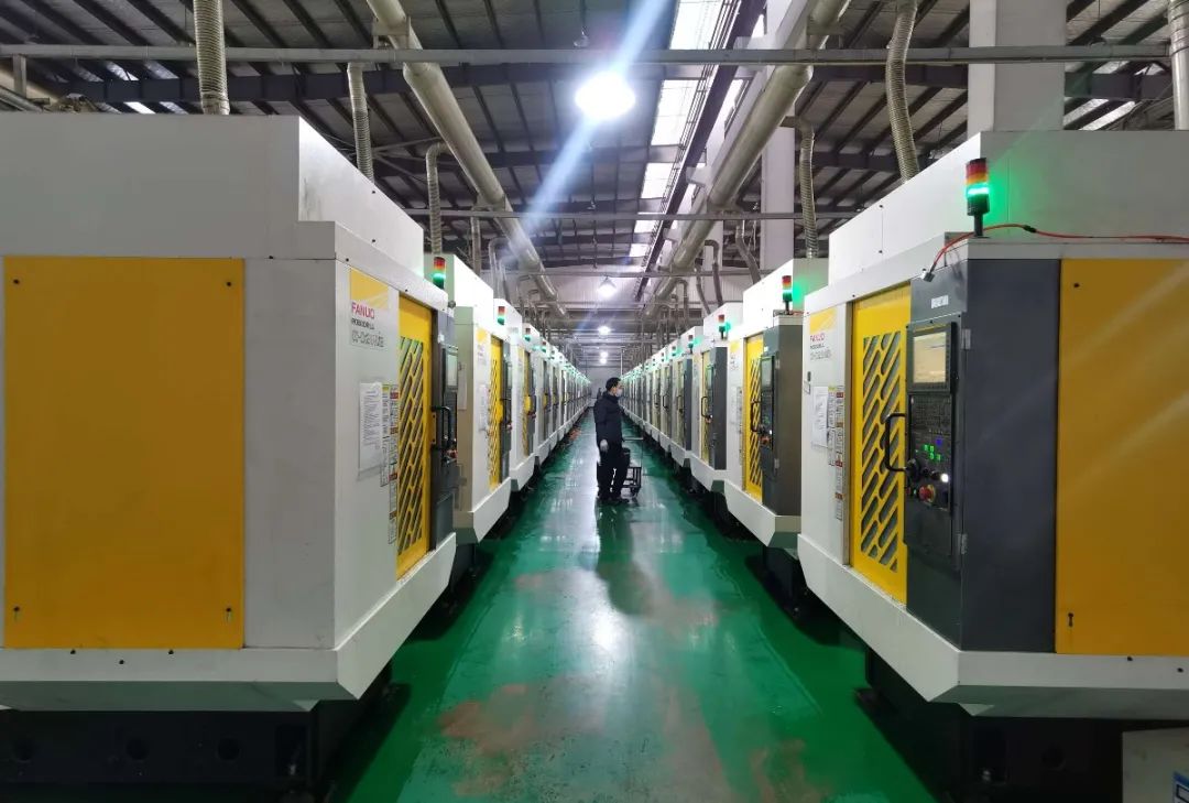 阿里巴巴园区星巴克,阿里巴巴100亿造车项目