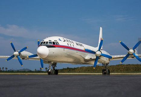 感受朝鲜“古董市场”，老汽车、老飞机、老公交、老地铁跑得欢