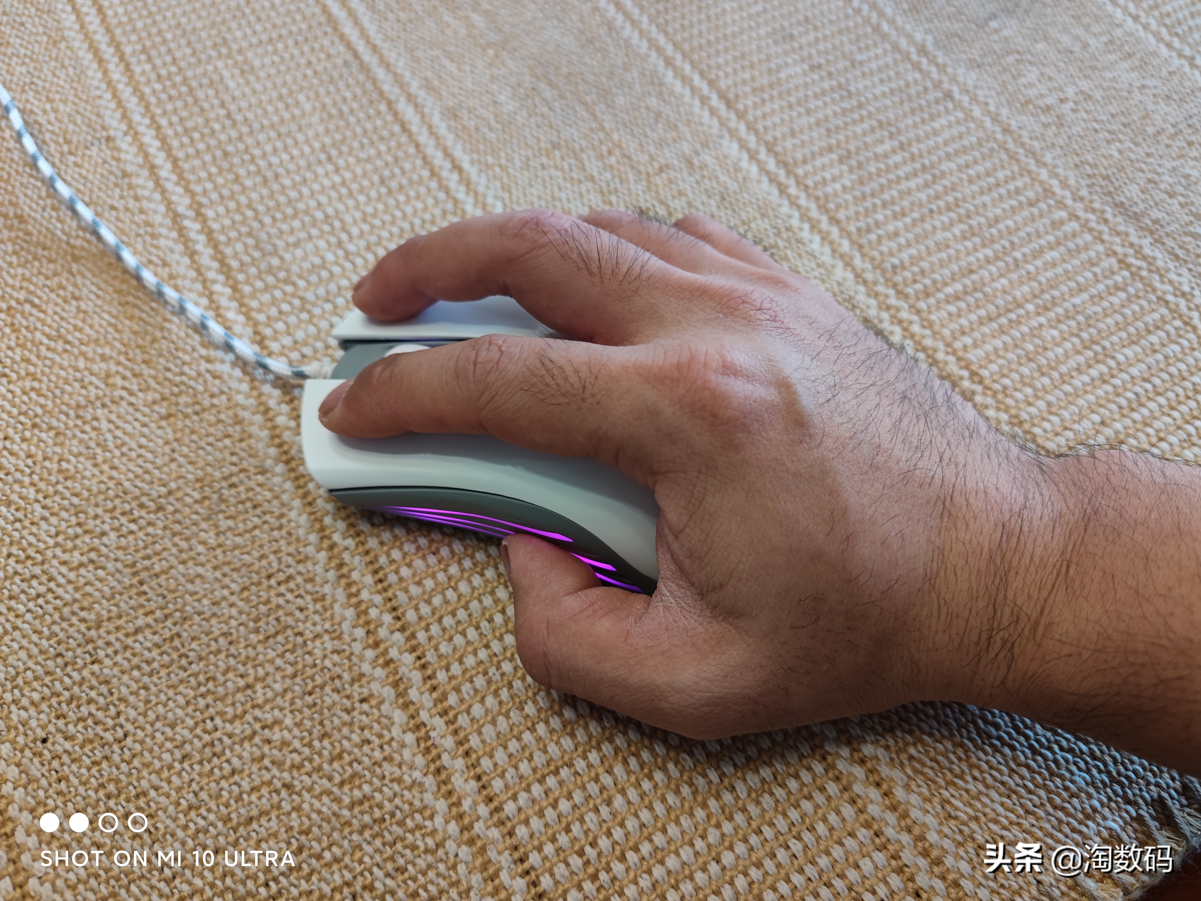 欧姆龙鼠标微动开关盖子如何拆,欧姆龙蓝点微动鼠标