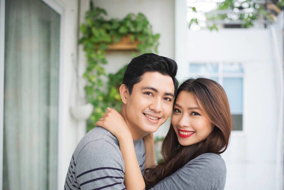 相亲男主动吻女的,相亲男突然接吻