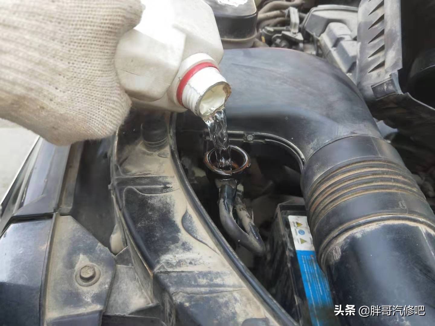 暖风防冻液怎么清洗,更换防冻液需要清理暖风水箱吗