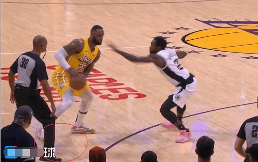 詹姆斯最后时刻追分不敢出手,詹姆斯最后一分钟犯规