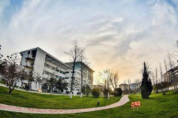 合肥“学院”更名为“大学”，这届毕业生能拿到更名的毕业证吗？