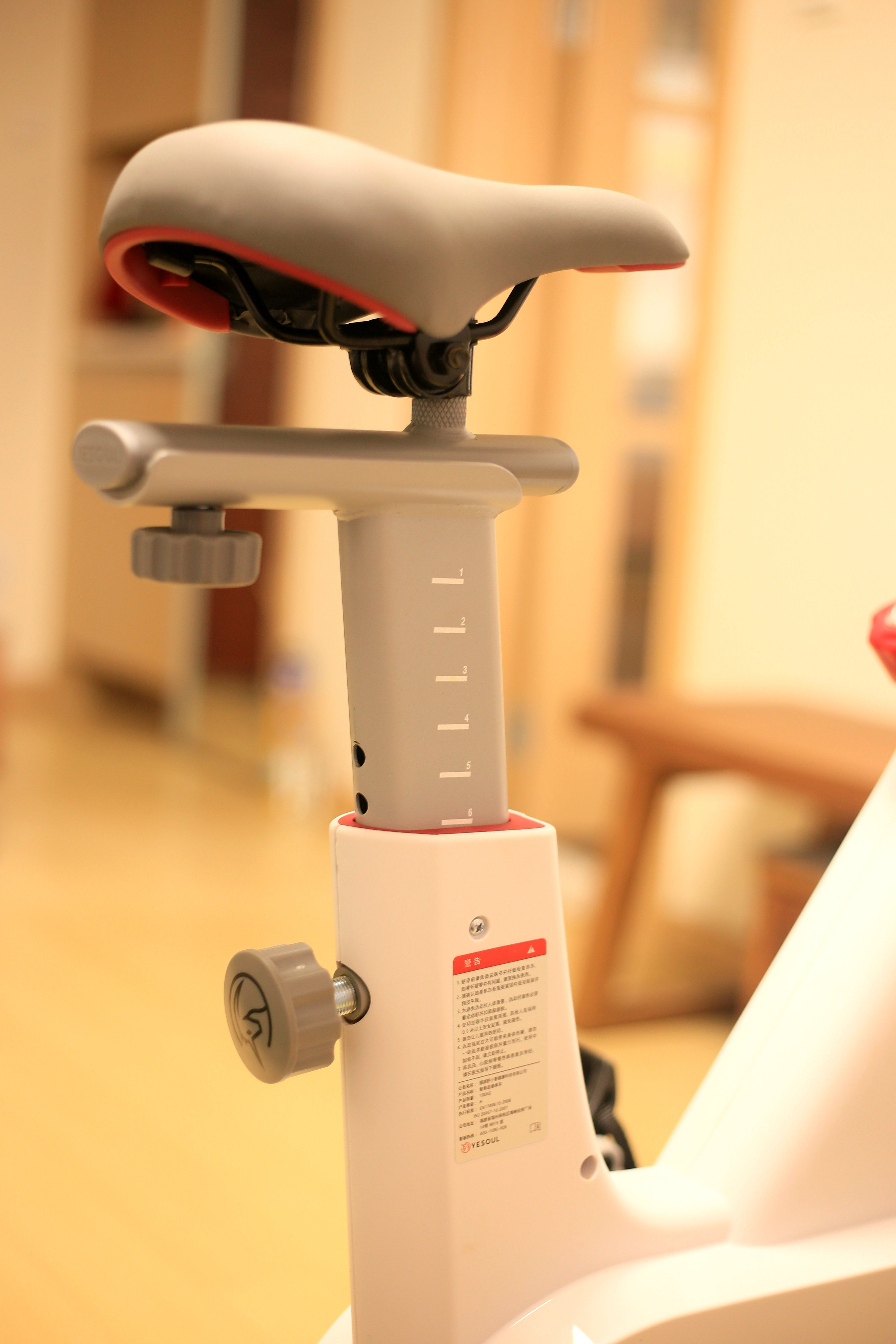 小巧静音,小户型最爱的健身神器——YESOUL野小兽M1动感单车体验