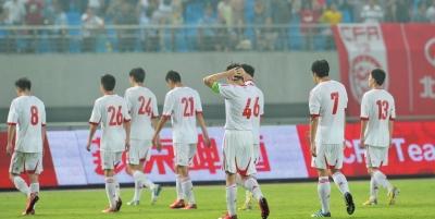 国足1:5惨败泰国后范志毅采访视频,铭记耻辱