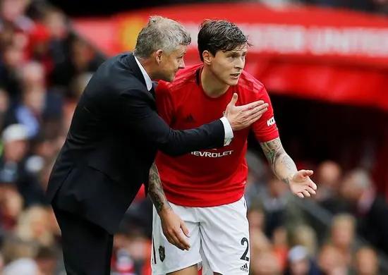 马奎尔林德洛夫搭档,林德洛夫和马奎尔比赛