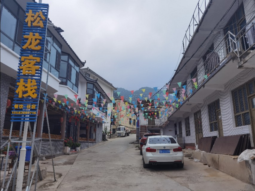 宿在驼梁，感受一种无忧的生活/郝贵云