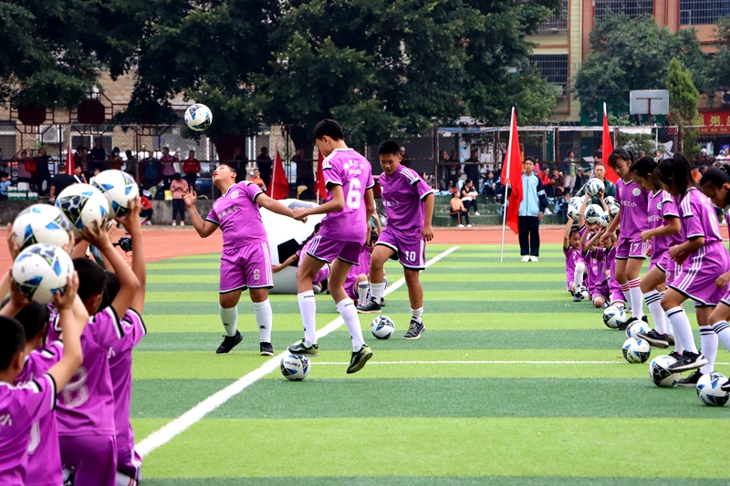 预备，跑！看柳江少年驰骋运动赛场