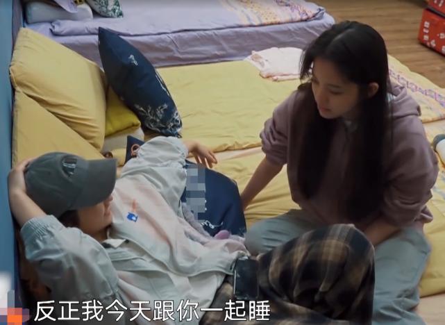 张子枫为娜娜画的画像,张子枫和欧阳娜娜的照片