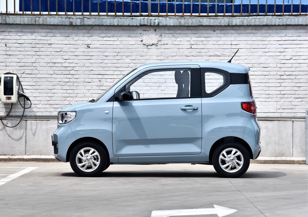 欧拉黑猫和宏光miniev哪个好,欧拉白猫小野猫和宏光miniev