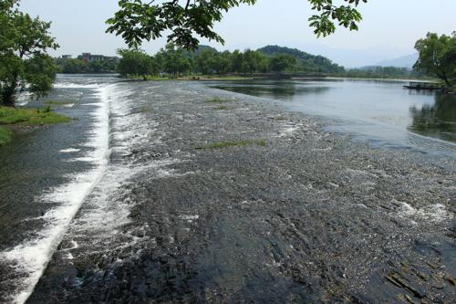 古代建筑是怎么打地基的,古代木头别墅建造过程