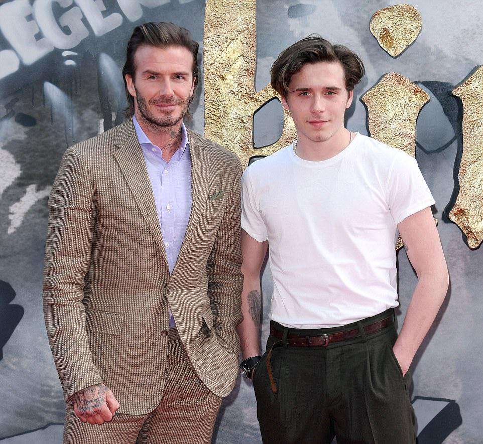 贝克汉姆二儿子秀恩爱,贝克汉姆维多利亚接吻视频