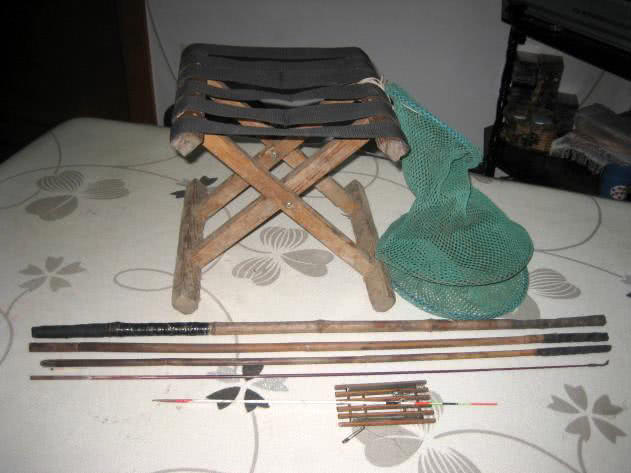 收藏过的钓鱼视频,几十年前的鱼竿钓鱼