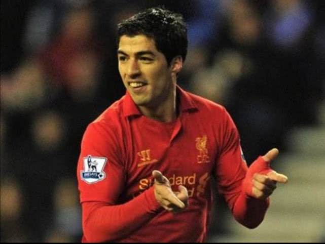 苏亚雷斯梅西c罗同台颁奖,苏亚雷斯梅西c罗欧洲最佳球员