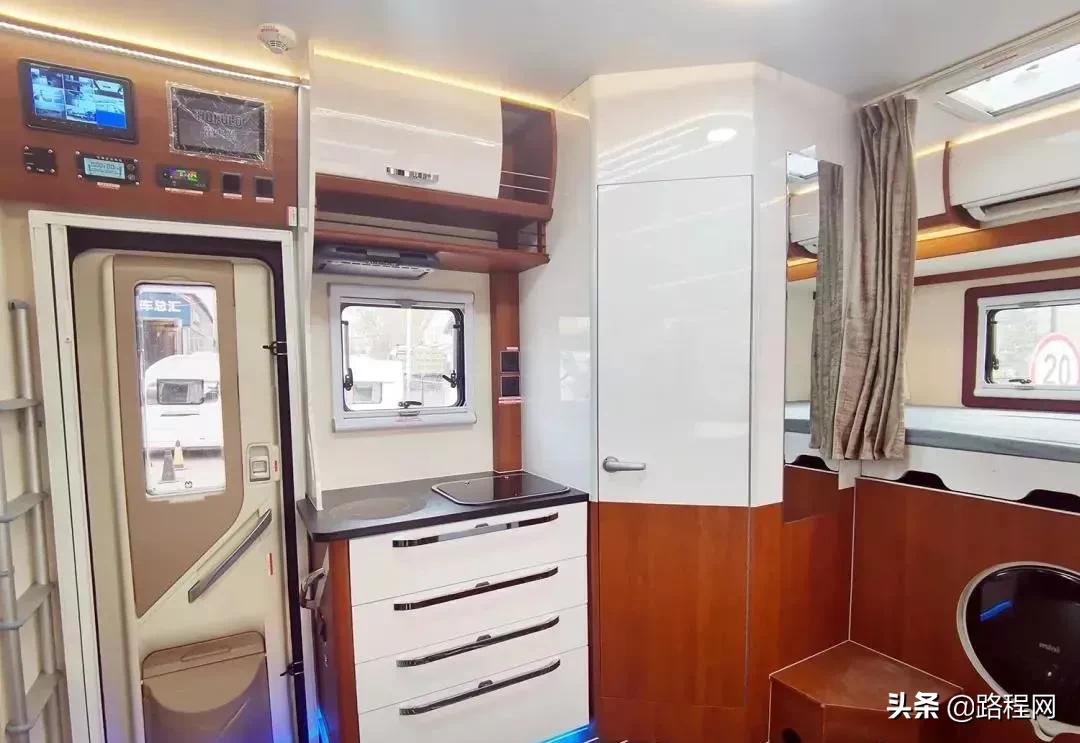 装甲防弹豪华房车,黑金刚霍夫勒房车b型最新款