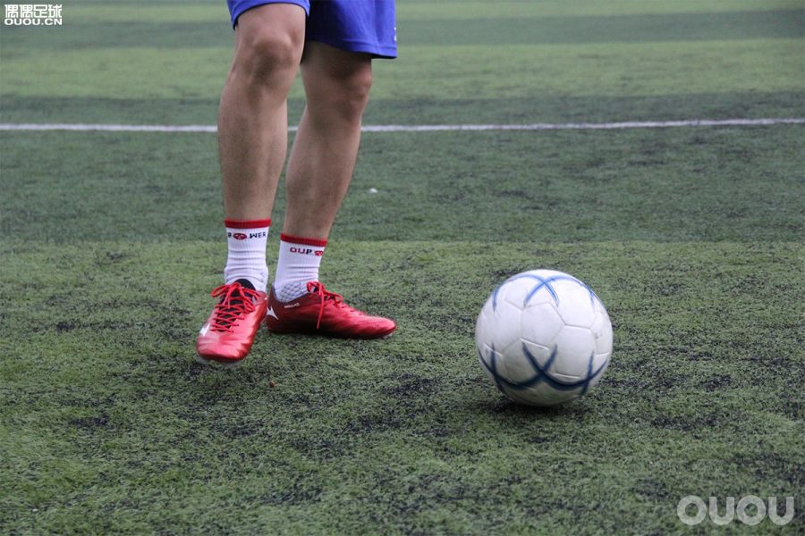 足球鞋实战测评nike暗煞,rebula足球鞋测评