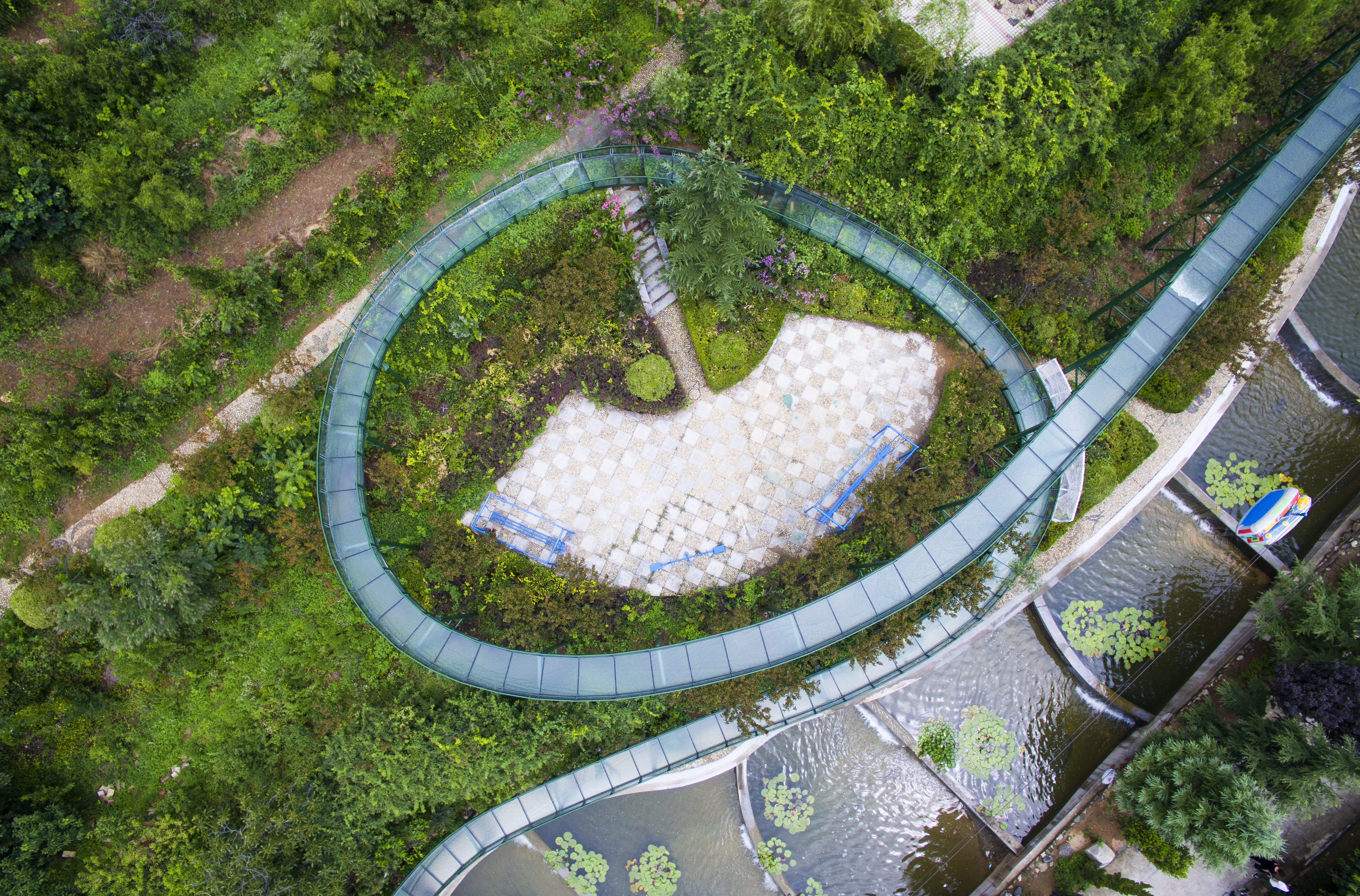 高空玻璃桥景点推荐,高空玻璃水漂流景点推荐