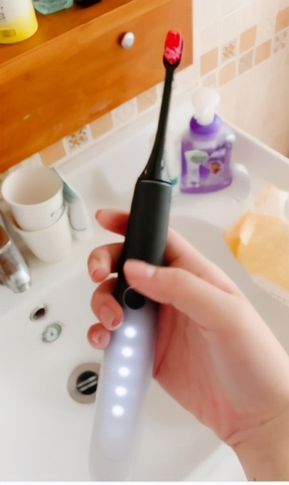 意大利银卫士牙刷,口腔清道夫电动牙刷