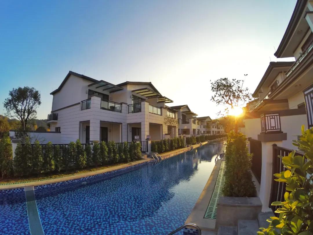 韶关威尼斯游泳视频,韶关冲浪游泳场